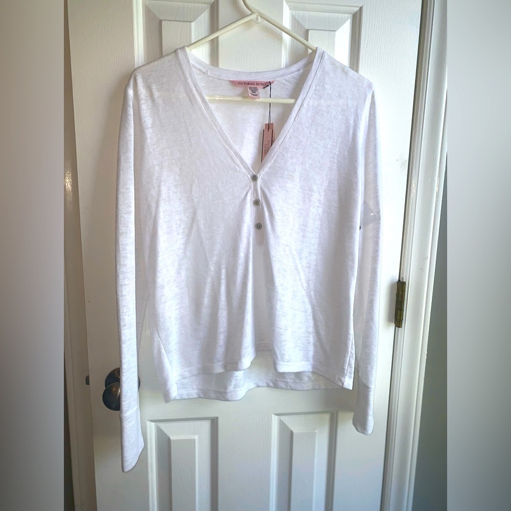 🤩NWT VICTORIA SECRET SHIRT🤩